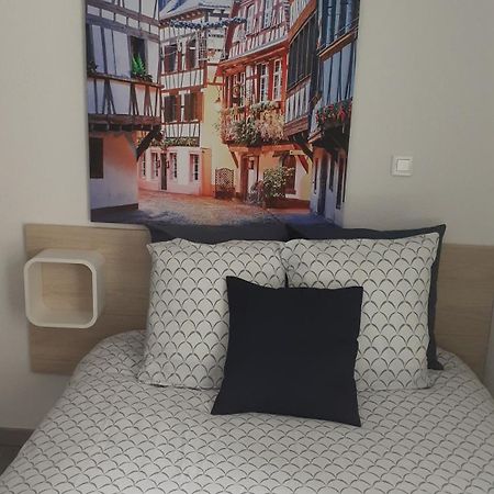 Agreable Studio Tout Equipe A Mulhouse Luaran gambar